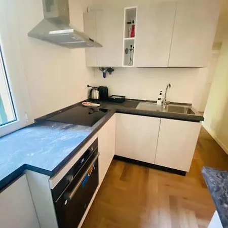 Nuovissimo Trilocale In Centro : Ca' Del Mar * Санремо