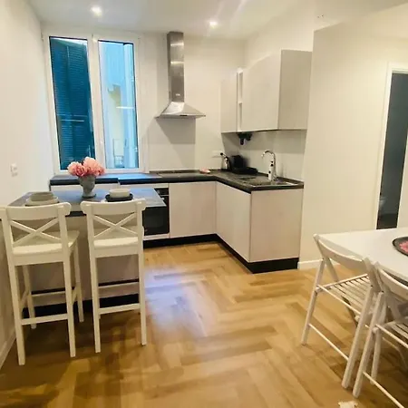 Nuovissimo Trilocale In Centro : Ca' Del Mar * Санремо